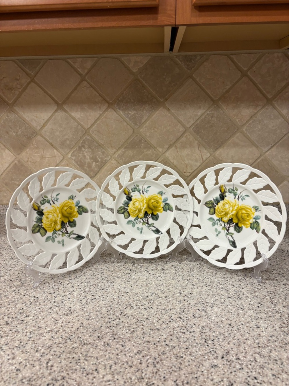 I Godinger & Co Yellow Roses Decorative Plate Home Essential, Set Of 3